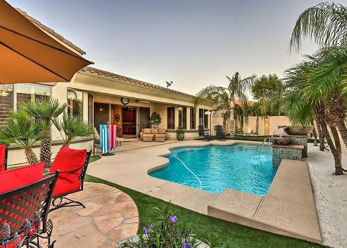 Heated Pool + Putting Green: Luxe
